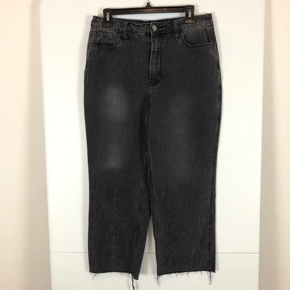 Hollister Ultra High-Rise Jeans Women's 9 Short (30x23) Black Raw Hem Regular